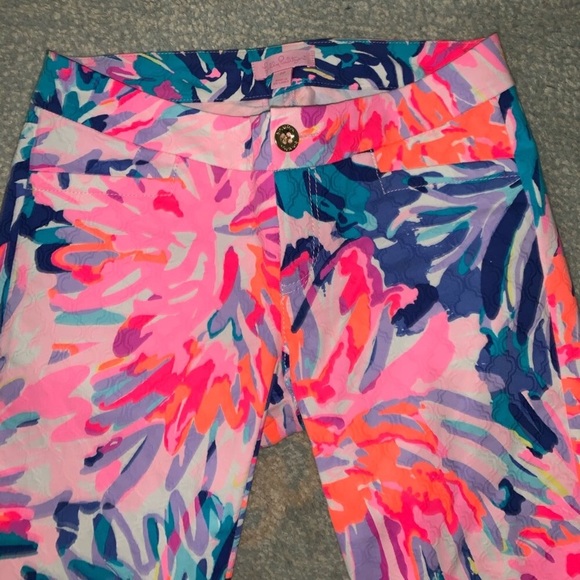 Lilly Pulitzer Pants - Lilly Pulitzer Kelli Capri pants size 00 used.